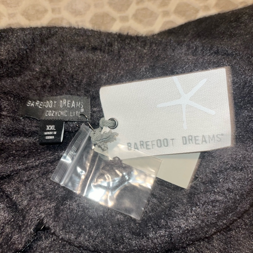 NWT Barefoot Dreams Men’s Quarter Zip